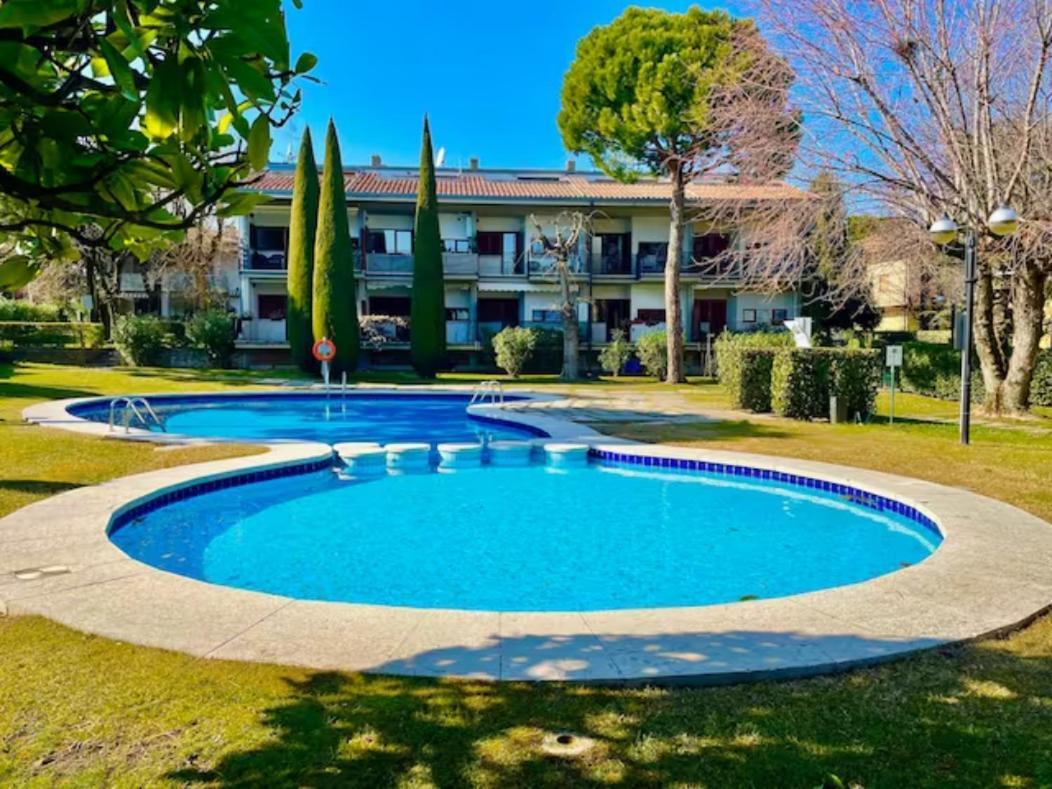 Lido Galeazzi Giant Pool Apartment Sirmione Exterior photo