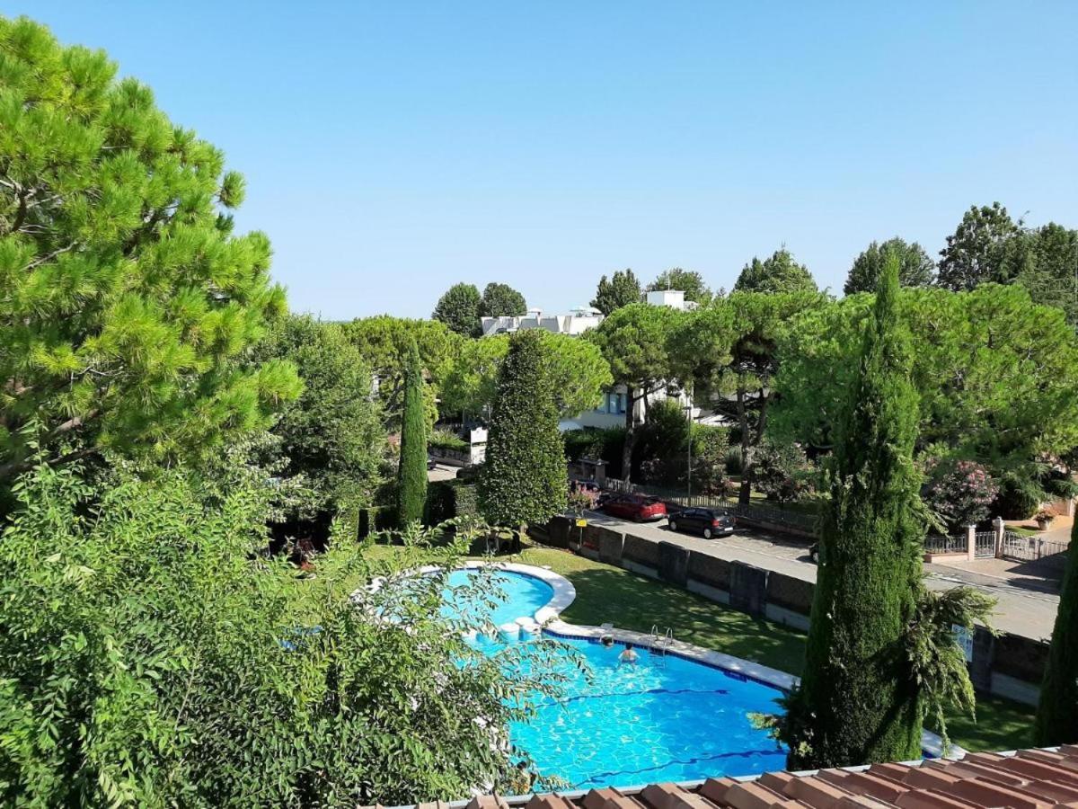 Lido Galeazzi Giant Pool Apartment Sirmione Exterior photo